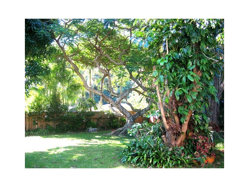 27 Tawarri Crescent, Burleigh Heads QLD 4220