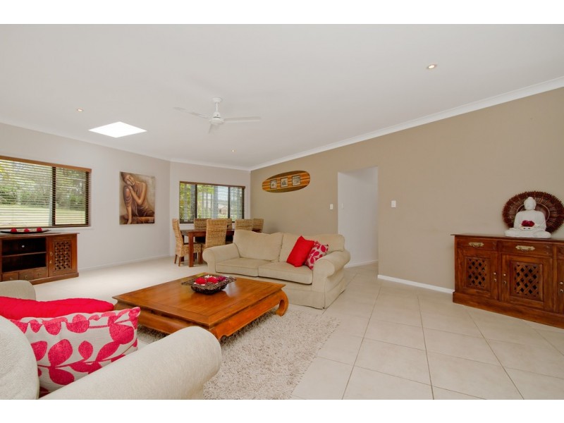 4 Alawara Drive, Tallai QLD 4213