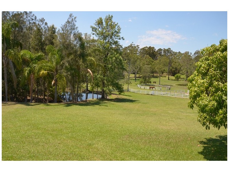 4 Alawara Drive, Tallai QLD 4213