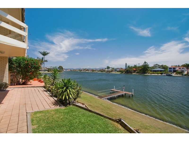 4/20  Aquila Court, Mermaid Waters QLD 4218
