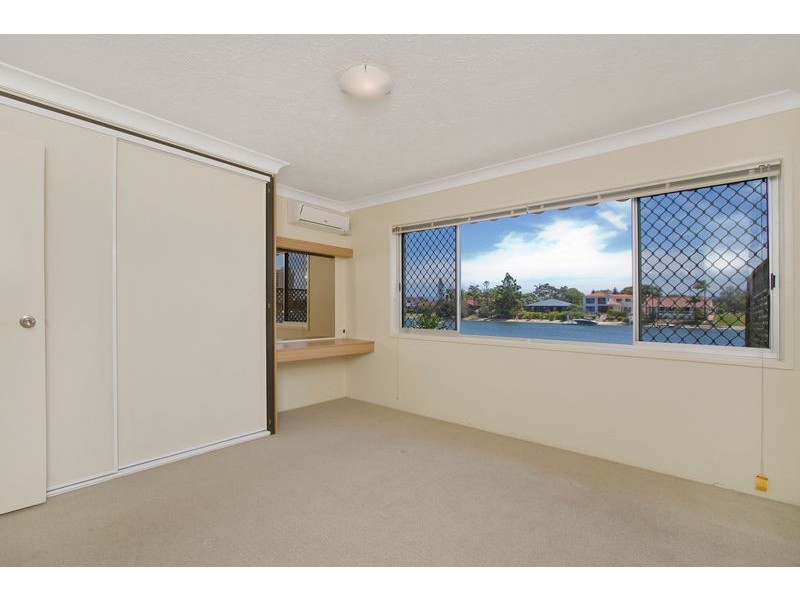 4/20  Aquila Court, Mermaid Waters QLD 4218