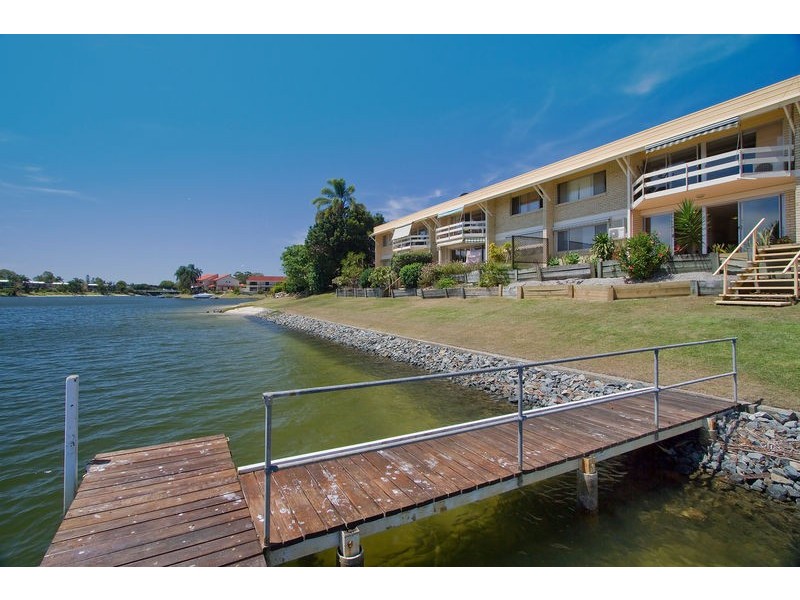 4/20  Aquila Court, Mermaid Waters QLD 4218