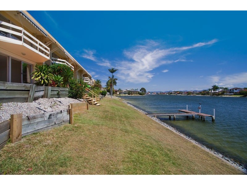 4/20  Aquila Court, Mermaid Waters QLD 4218