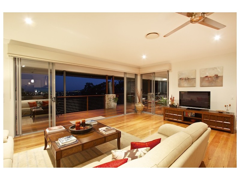 27 Raleigh Terrace, Currumbin QLD 4223