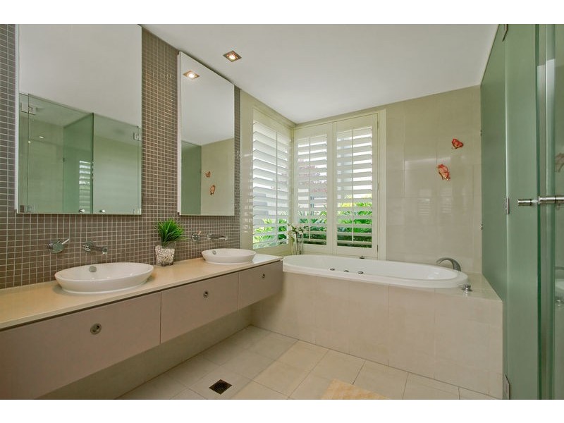737 Peninsula Drive, Robina QLD 4226