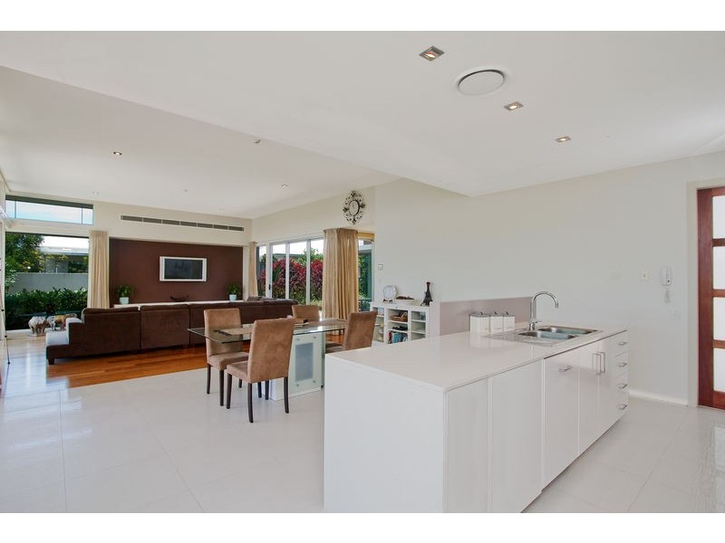 737 Peninsula Drive, Robina QLD 4226