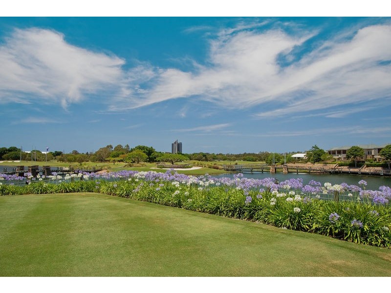 831 Legend Trial, Robina QLD 4226