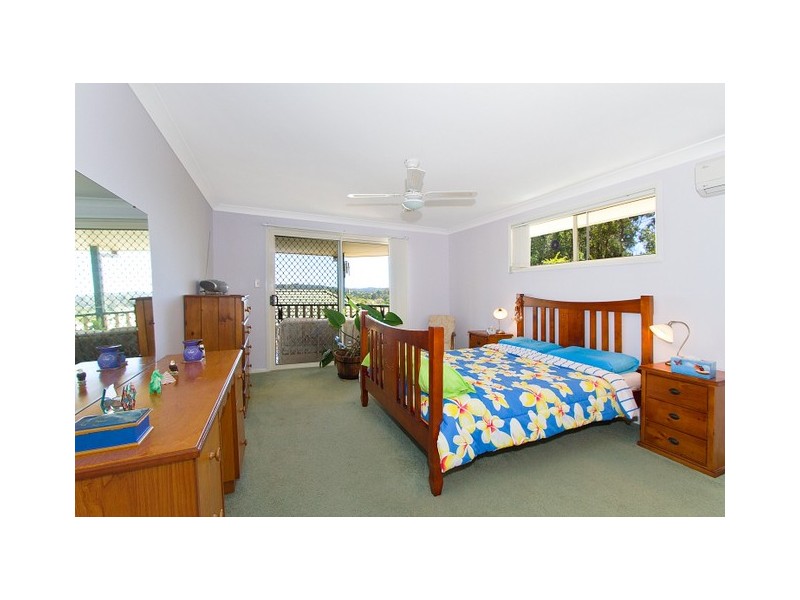 18 Hibertia Ave, Elanora QLD 4221