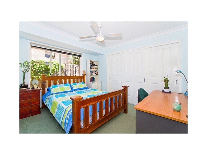 18 Hibertia Ave, Elanora QLD 4221