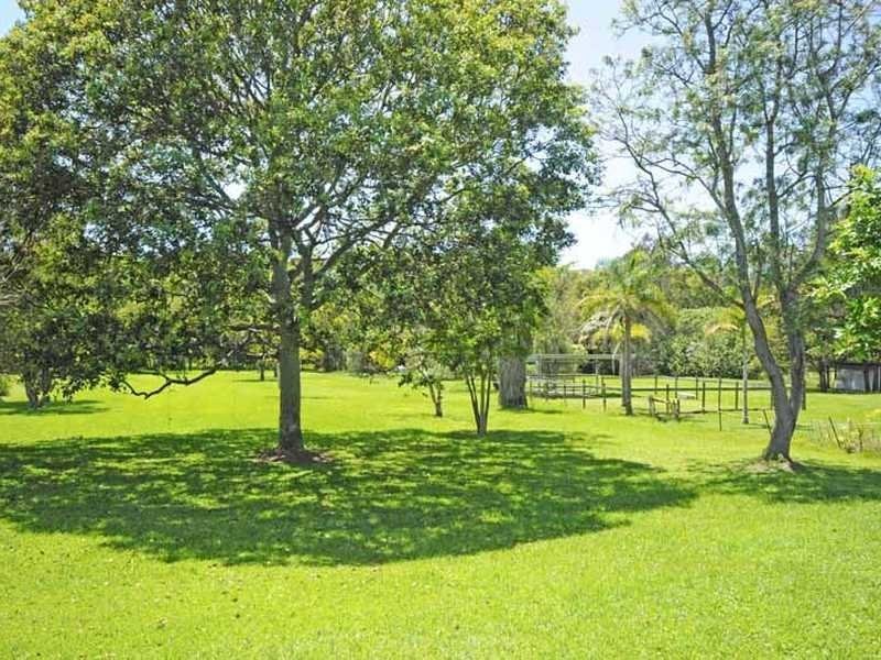 28 Larch Street, Tallebudgera QLD 4228