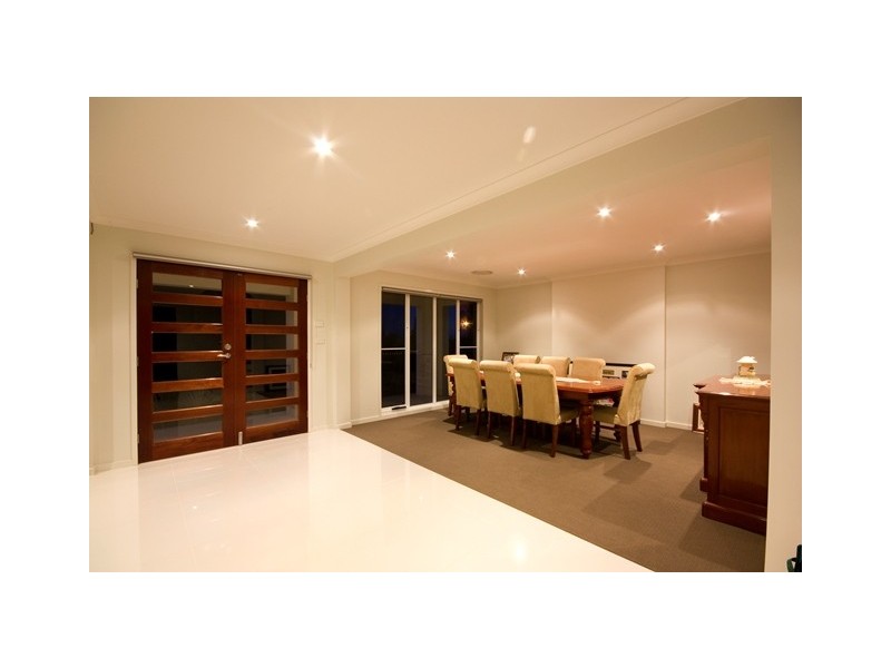 96 Observatory Drive, Reedy Creek QLD 4227