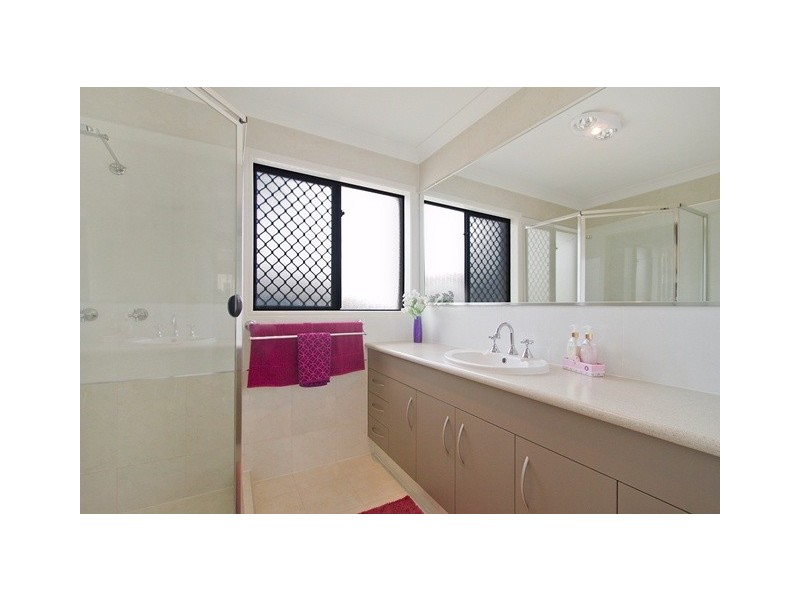 5 Snowwood Street, Reedy Creek QLD 4227