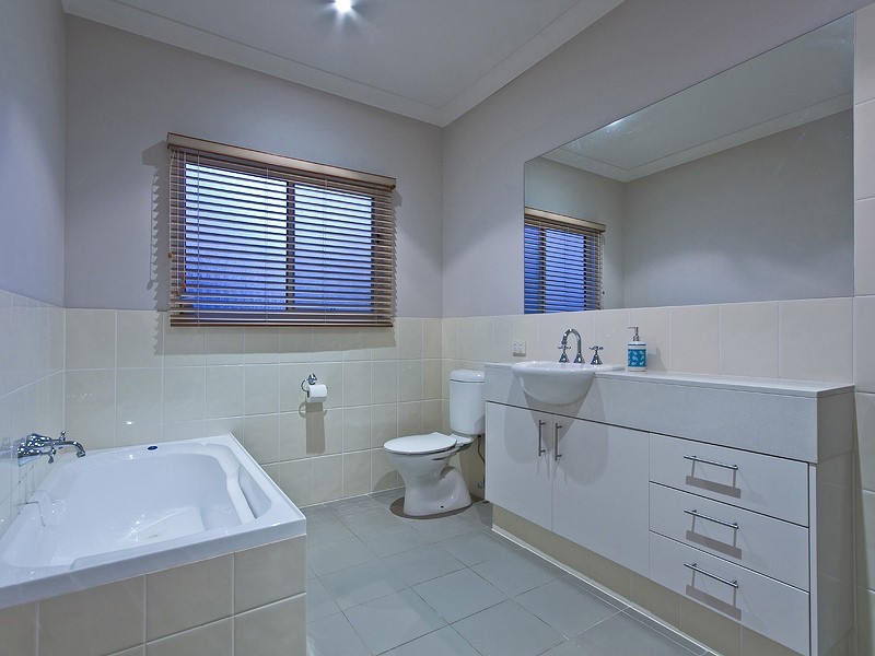 4 Stockport Court, Reedy Creek QLD 4227