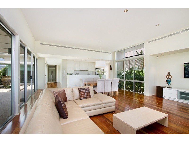 732 Peninsula Drive, Robina QLD 4226