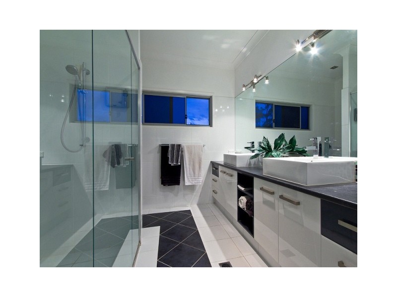 38 Castello Circuit, Varsity Lakes QLD 4227