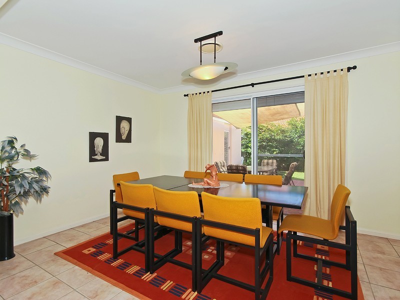 136 Dunlin Drive, Burleigh Waters QLD 4220