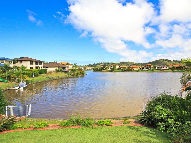136 Dunlin Drive, Burleigh Waters QLD 4220