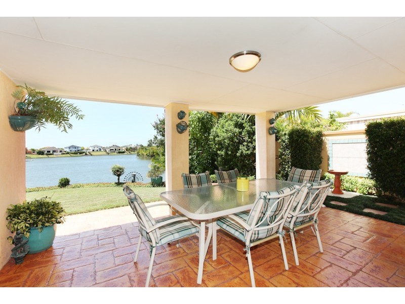 176 Dunlin Drive, Burleigh Waters QLD 4220