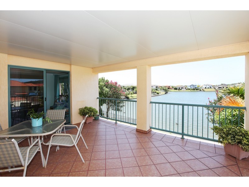 176 Dunlin Drive, Burleigh Waters QLD 4220