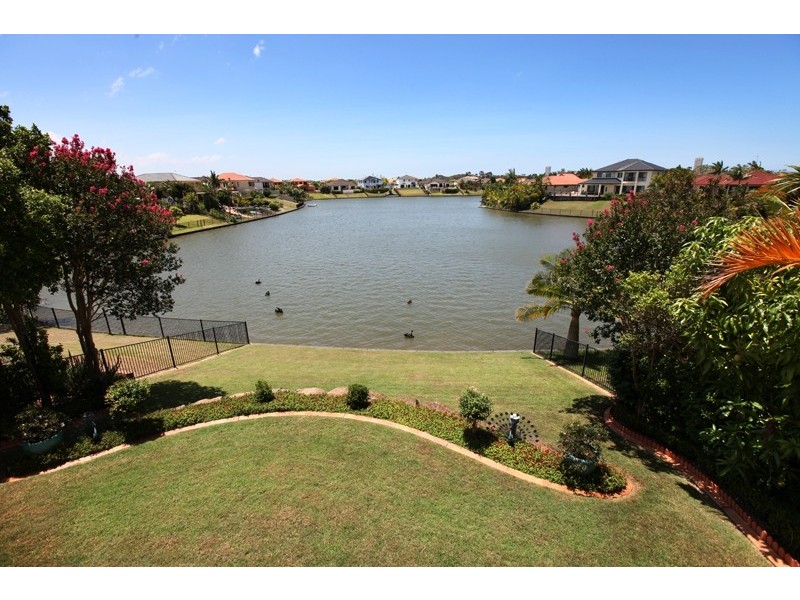 176 Dunlin Drive, Burleigh Waters QLD 4220
