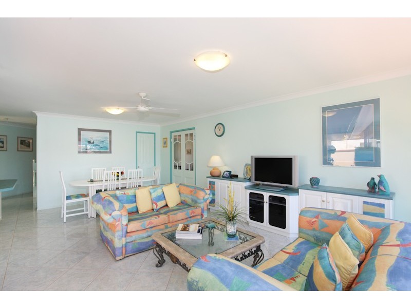 176 Dunlin Drive, Burleigh Waters QLD 4220