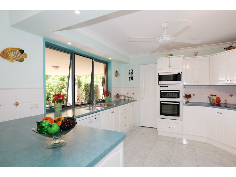 176 Dunlin Drive, Burleigh Waters QLD 4220