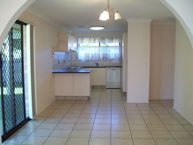 4 Anthony Drive, Burleigh Waters QLD 4220