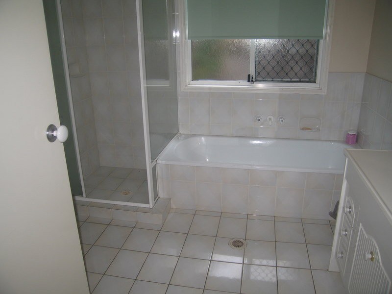 38 Beaconsfield Drive, Burleigh Waters QLD 4220