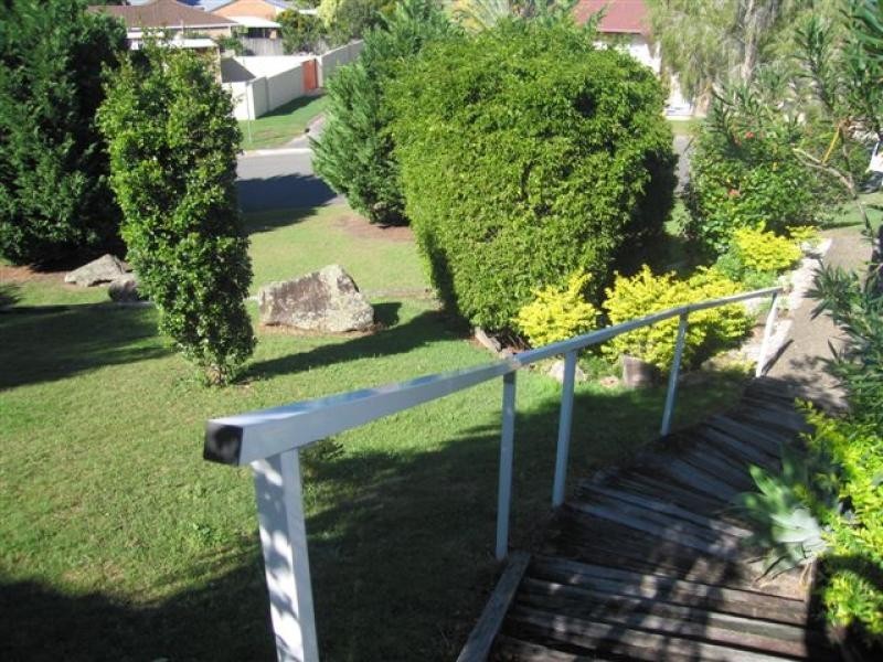 38 Beaconsfield Drive, Burleigh Waters QLD 4220