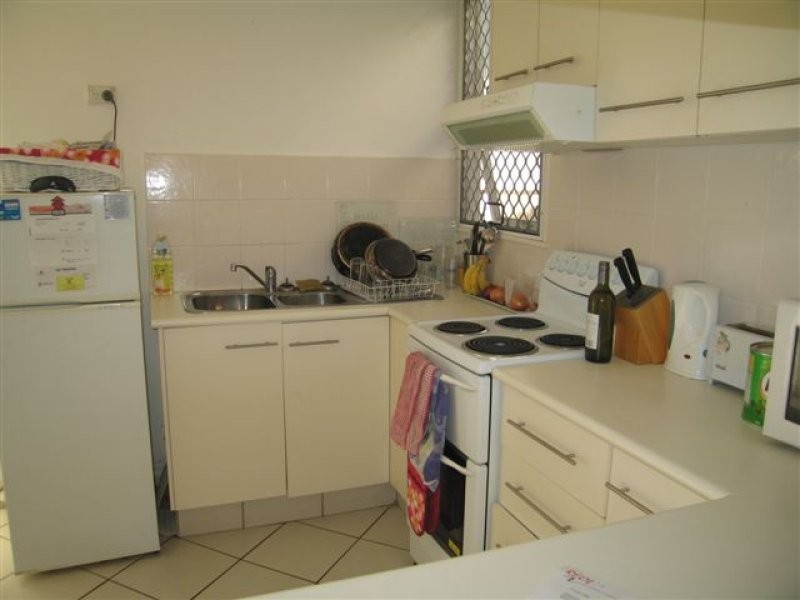 2/1989 Gold Coast Highway, Miami QLD 4220