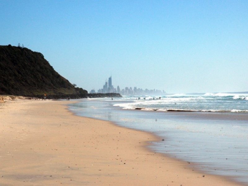 2/1989 Gold Coast Highway, Miami QLD 4220