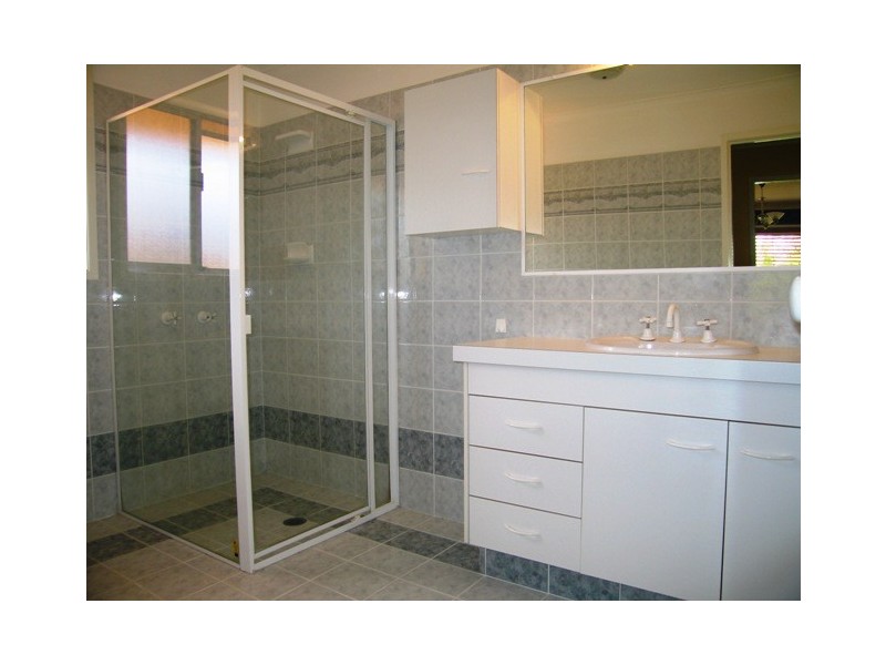 206 Acanthus Avenue, Burleigh Waters QLD 4220