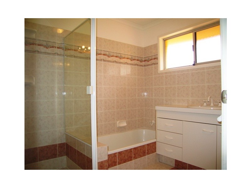 206 Acanthus Avenue, Burleigh Waters QLD 4220