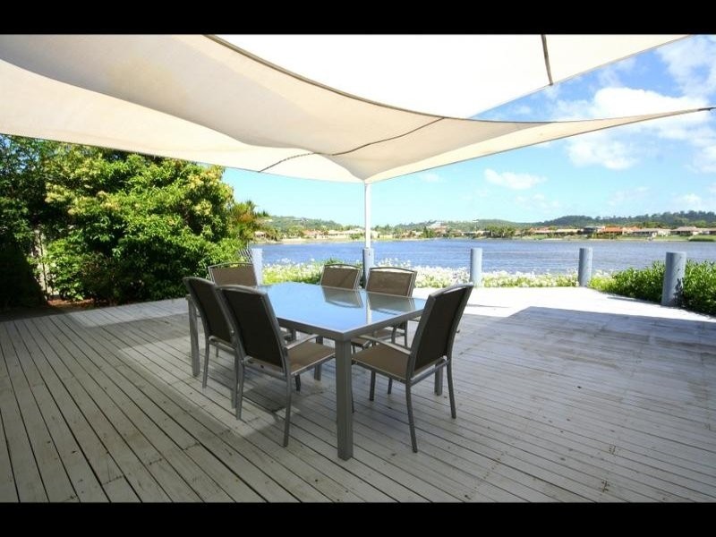 48 Auk Avenue, Burleigh Waters QLD 4220