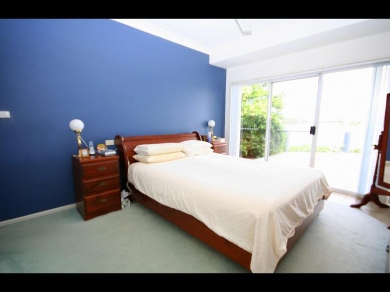 48 Auk Avenue, Burleigh Waters QLD 4220