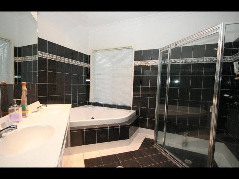 48 Auk Avenue, Burleigh Waters QLD 4220