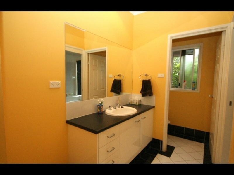 48 Auk Avenue, Burleigh Waters QLD 4220