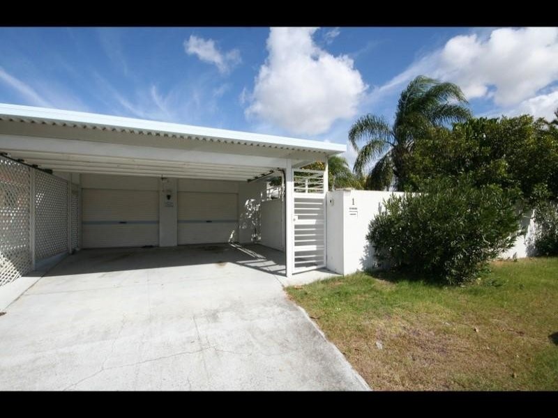 1 Cadence Avenue, Mermaid Waters QLD 4218