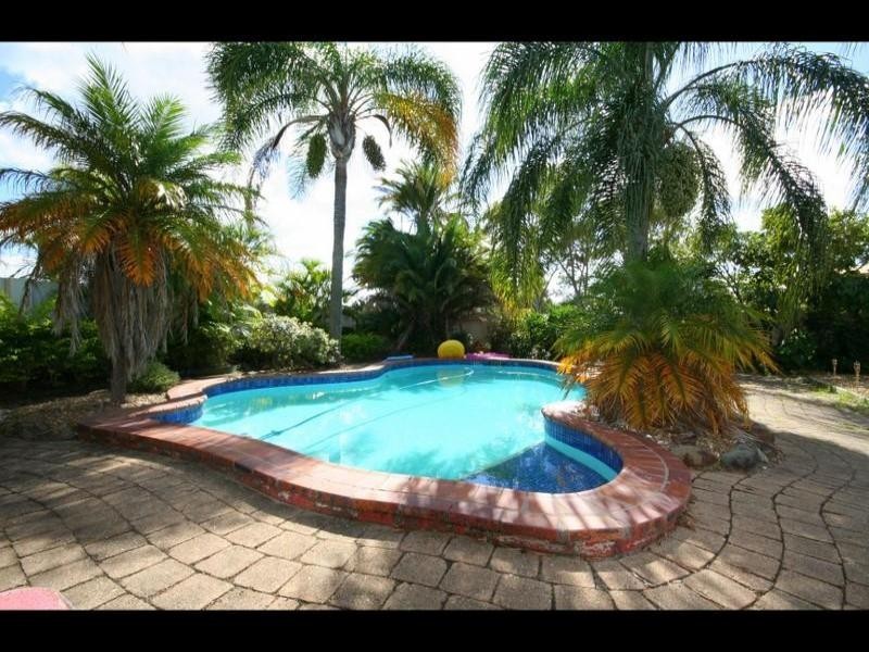 1 Cadence Avenue, Mermaid Waters QLD 4218