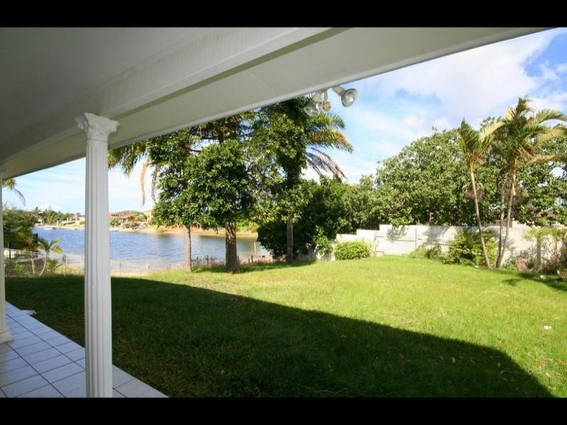 1 Cadence Avenue, Mermaid Waters QLD 4218