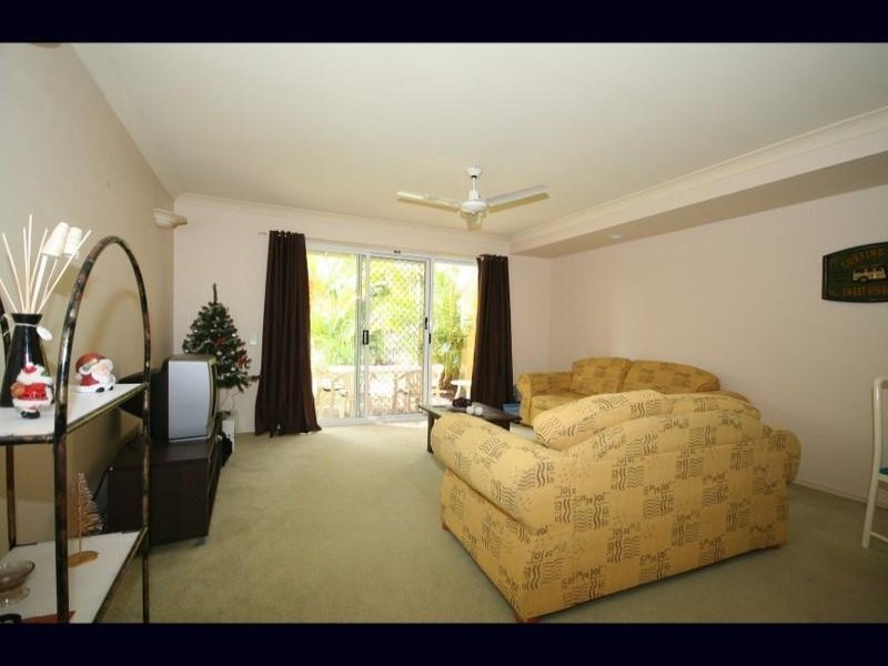 160/215 Cottesloe Dr, Mermaid Waters QLD 4218