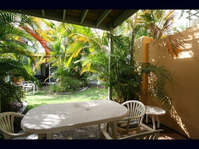 160/215 Cottesloe Dr, Mermaid Waters QLD 4218