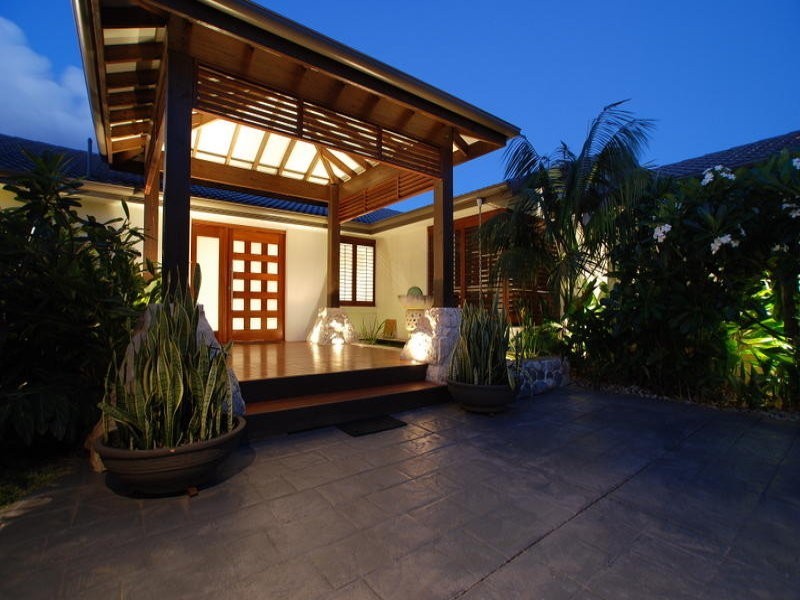 3 Drayton Terrace, Mermaid Waters QLD 4218