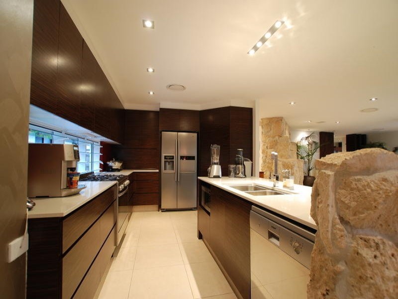 3 Drayton Terrace, Mermaid Waters QLD 4218