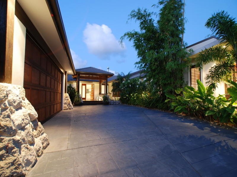 3 Drayton Terrace, Mermaid Waters QLD 4218