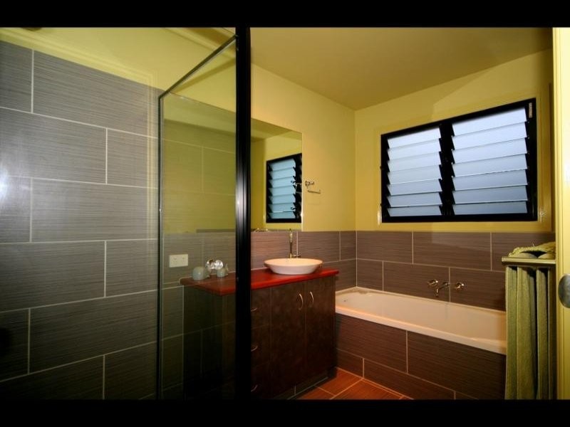 16 Grove Creek Close, Reedy Creek QLD 4227