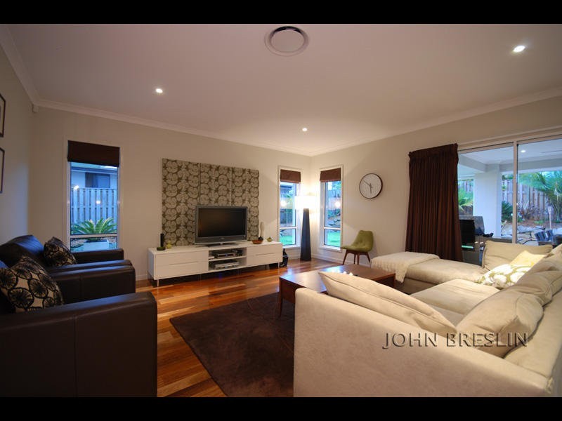 74 Observatory Drive, Reedy Creek QLD 4227