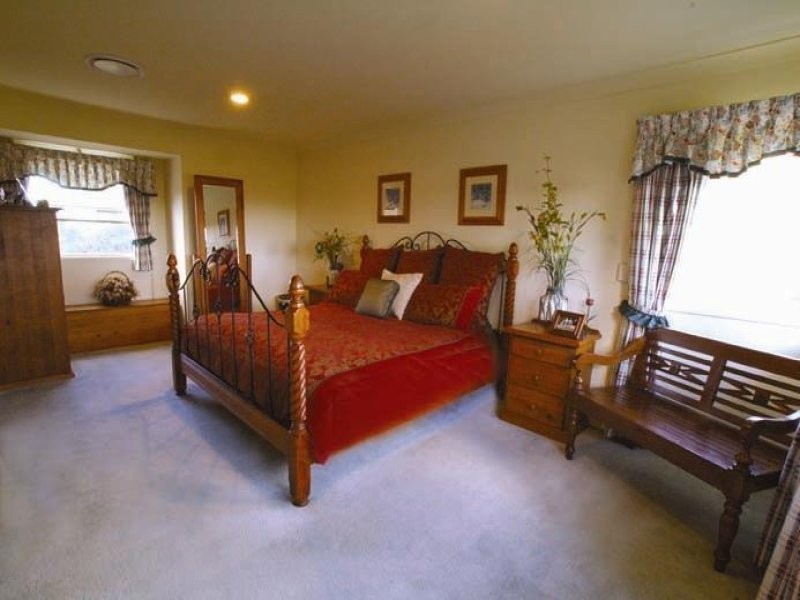 76 Skyline Terrace, Burleigh Heads QLD 4220