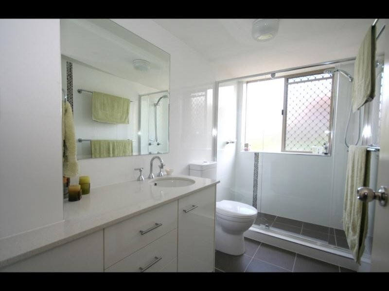 2/6 Stephens Street, Burleigh Heads QLD 4220