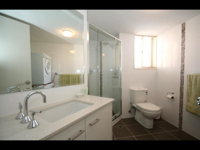 2/6 Stephens Street, Burleigh Heads QLD 4220
